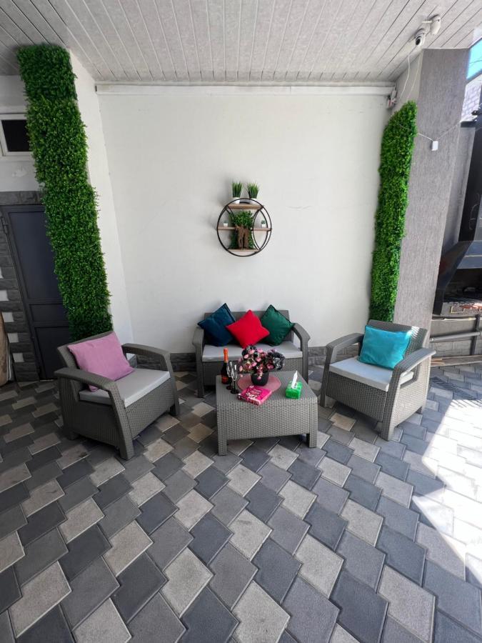 Cool Blue Interior Self Check In Apartment Yerevan Bagian luar foto